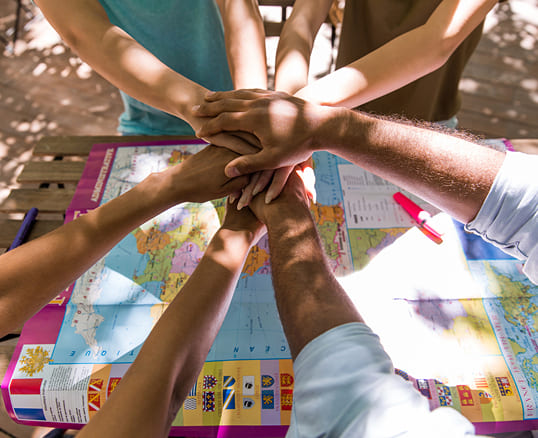 Famoc Depanel | Diseñamos mobiliario que su oficina necesita